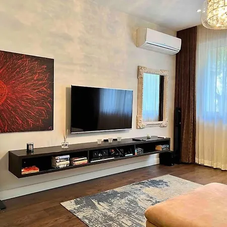 Perfectly Sumptuous Centre Apartment, 2-minute Walk From Vitosha Boulevard * Sofia