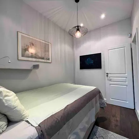 Perfectly Sumptuous Centre Apartment, 2-minute Walk From Vitosha Boulevard Apartment *